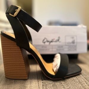 New in Box - Qupid Chandler Strappy Heel - Black - Size 9